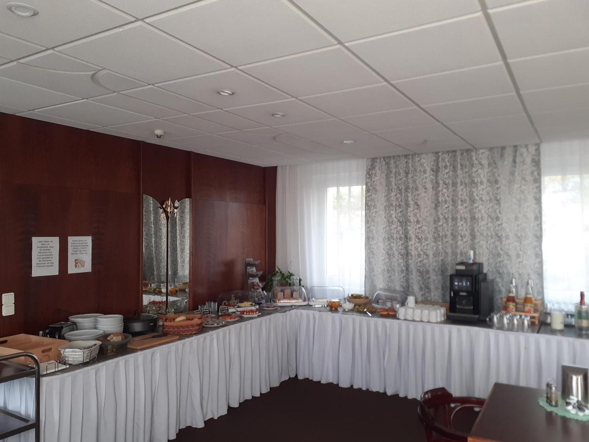 Lauchhammer Hotel Zum Mueckenberger Hof מראה חיצוני תמונה