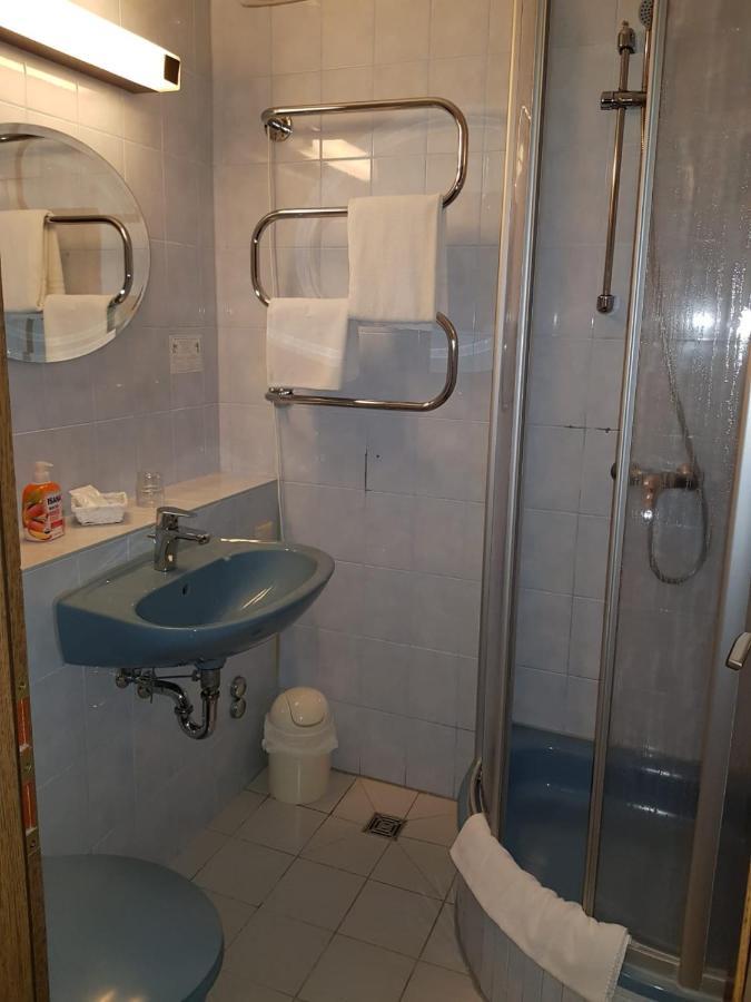 Lauchhammer Hotel Zum Mueckenberger Hof מראה חיצוני תמונה