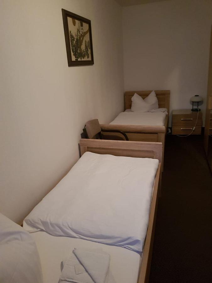 Lauchhammer Hotel Zum Mueckenberger Hof מראה חיצוני תמונה